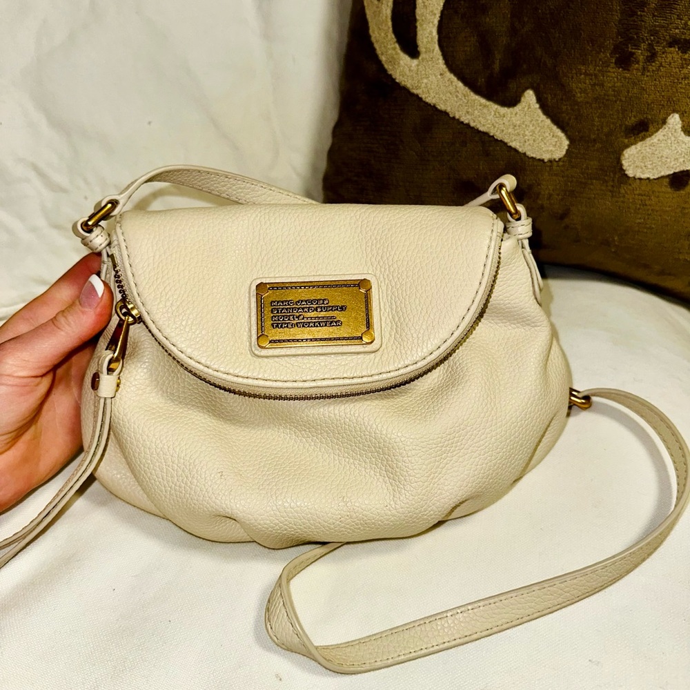 Like-New Marc Jacobs MINI NATASHA BAG white / cream Crossbody Bag